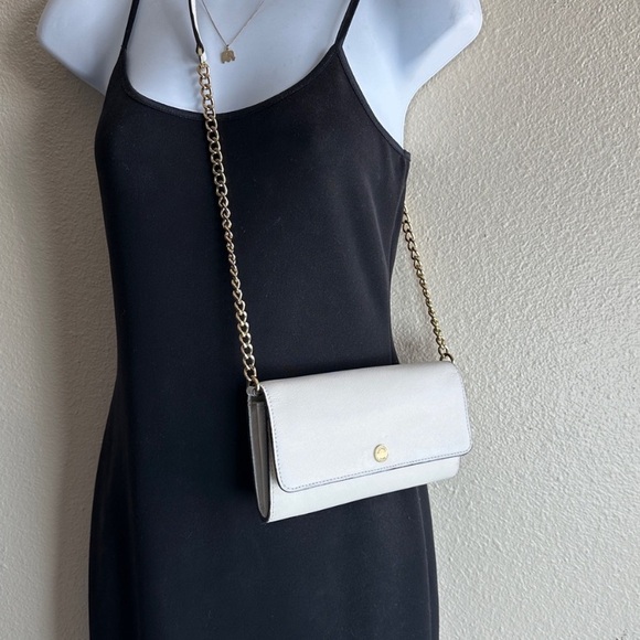 Michael Kors White Crossbody Bag with Gold Chain - Picture 6 of 8
